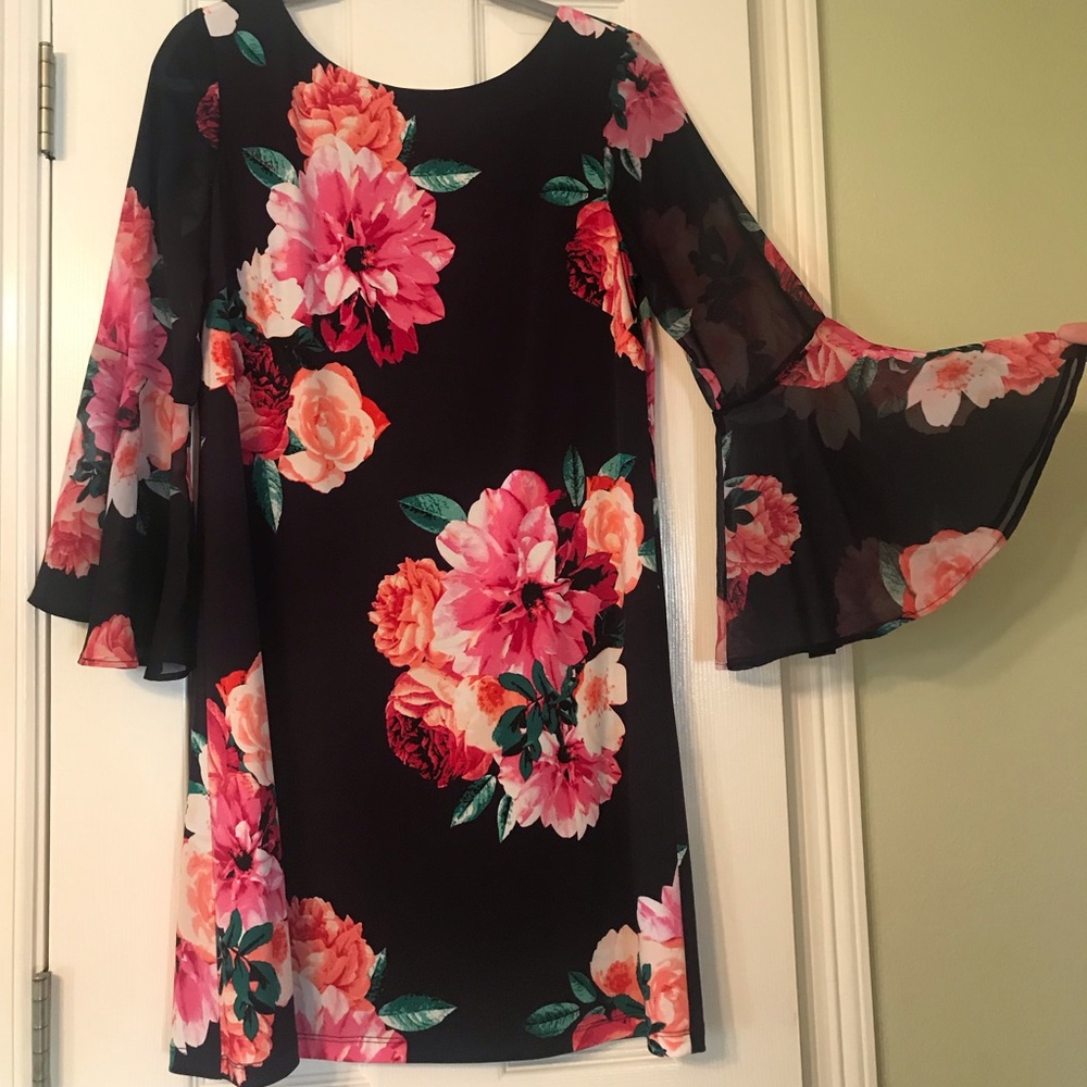 Jessica Howard Navy Floral Dress … perfect for a summer wedding